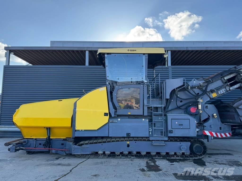 Bomag BMF 2500 S 아스팔트 포장장비
