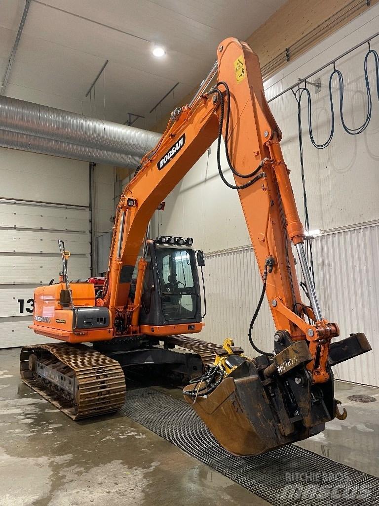 Doosan DX 160 대형 굴삭기 29톤 이상