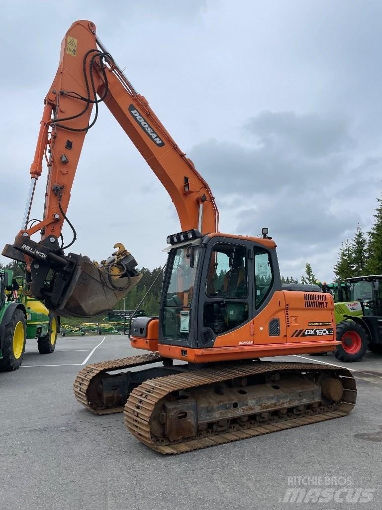 Doosan DX 160 대형 굴삭기 29톤 이상