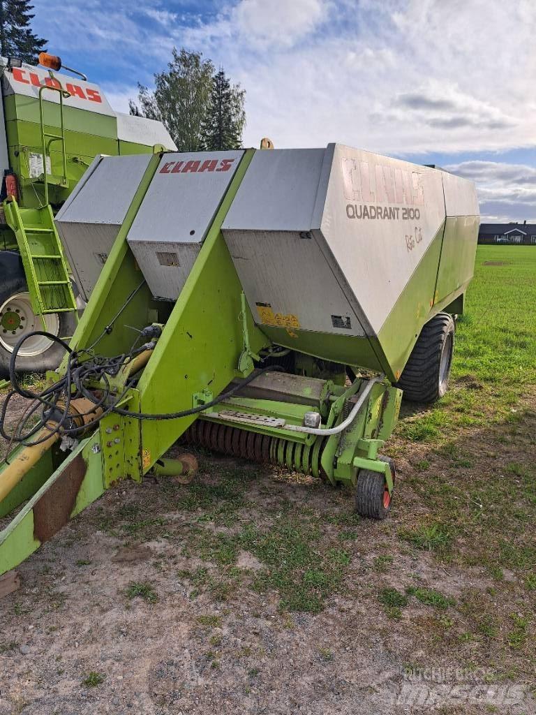 CLAAS 2100RC 각형 곤포기