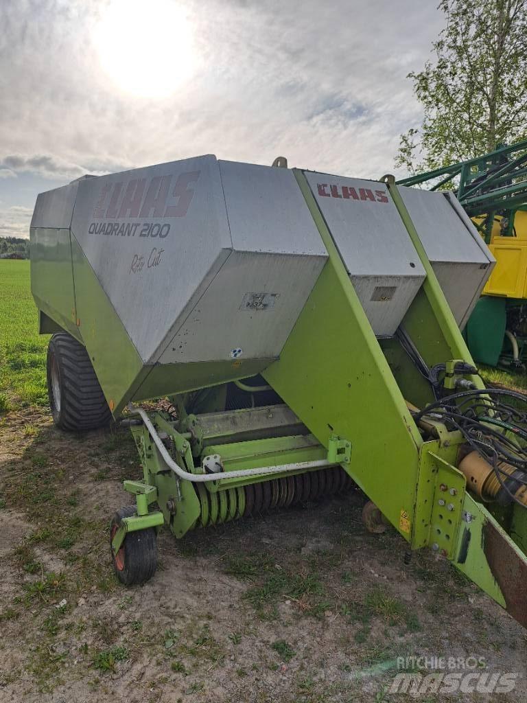 CLAAS 2100RC 각형 곤포기