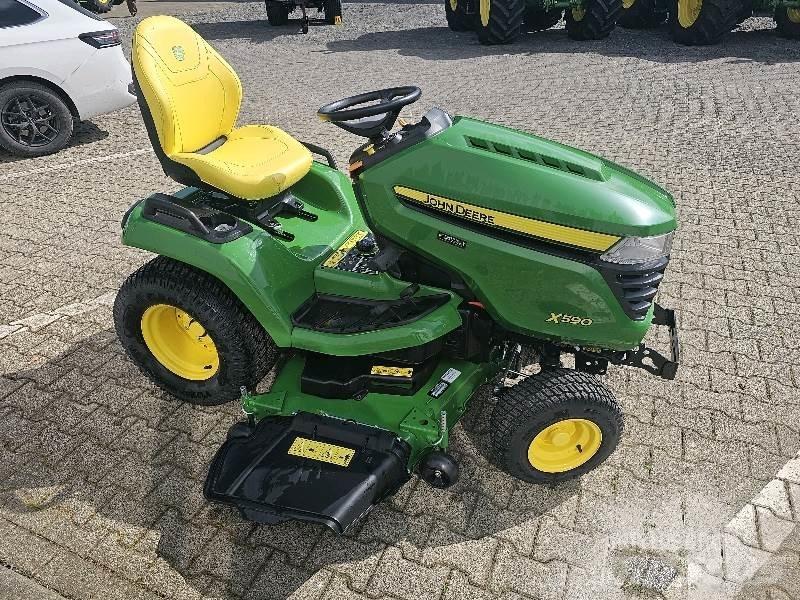 John Deere X590 제초기