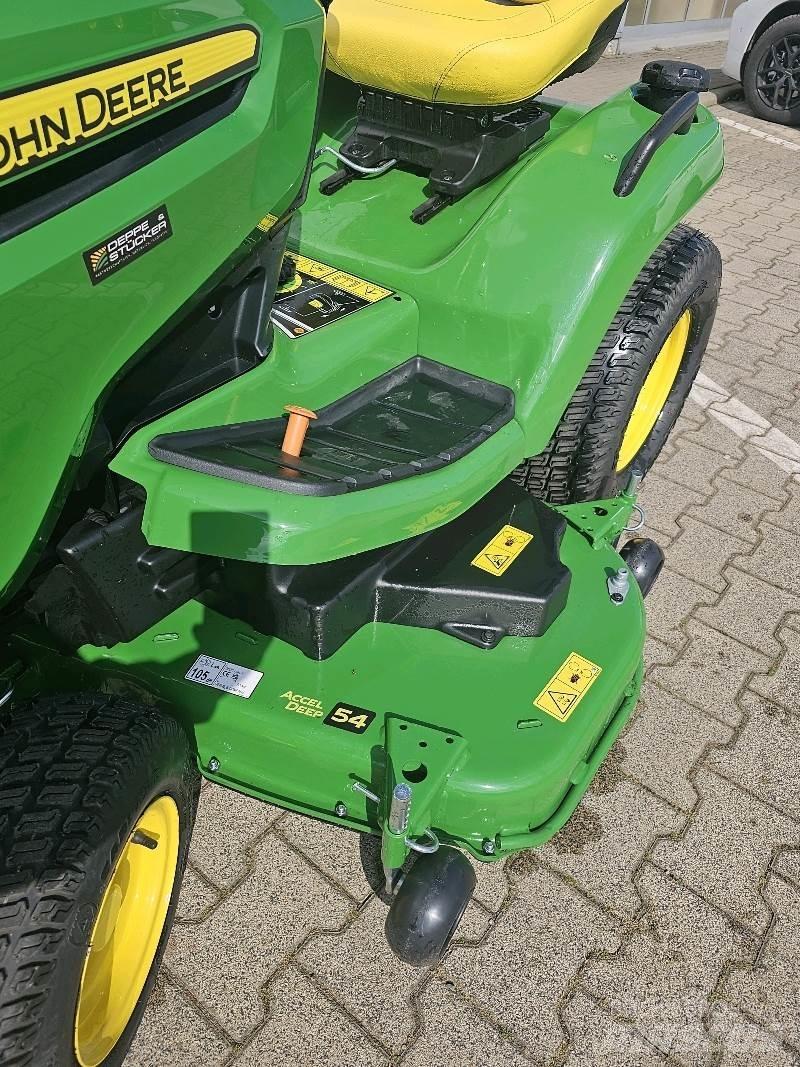 John Deere X590 제초기