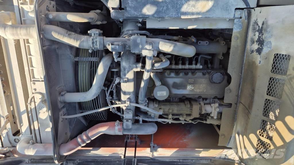 Doosan DX 210 W  휠 굴삭기