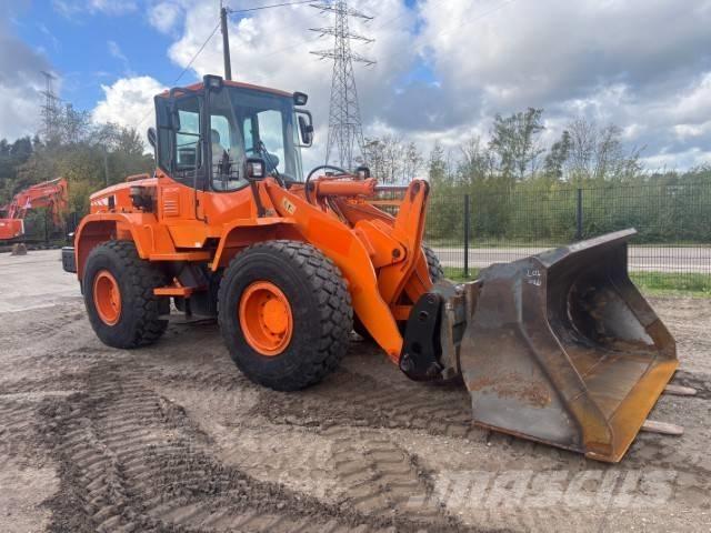 Doosan DL 200  휠로우더