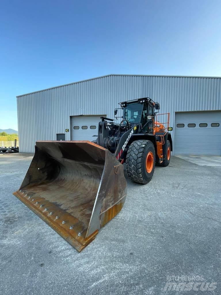 Doosan DL 320-7  휠로우더