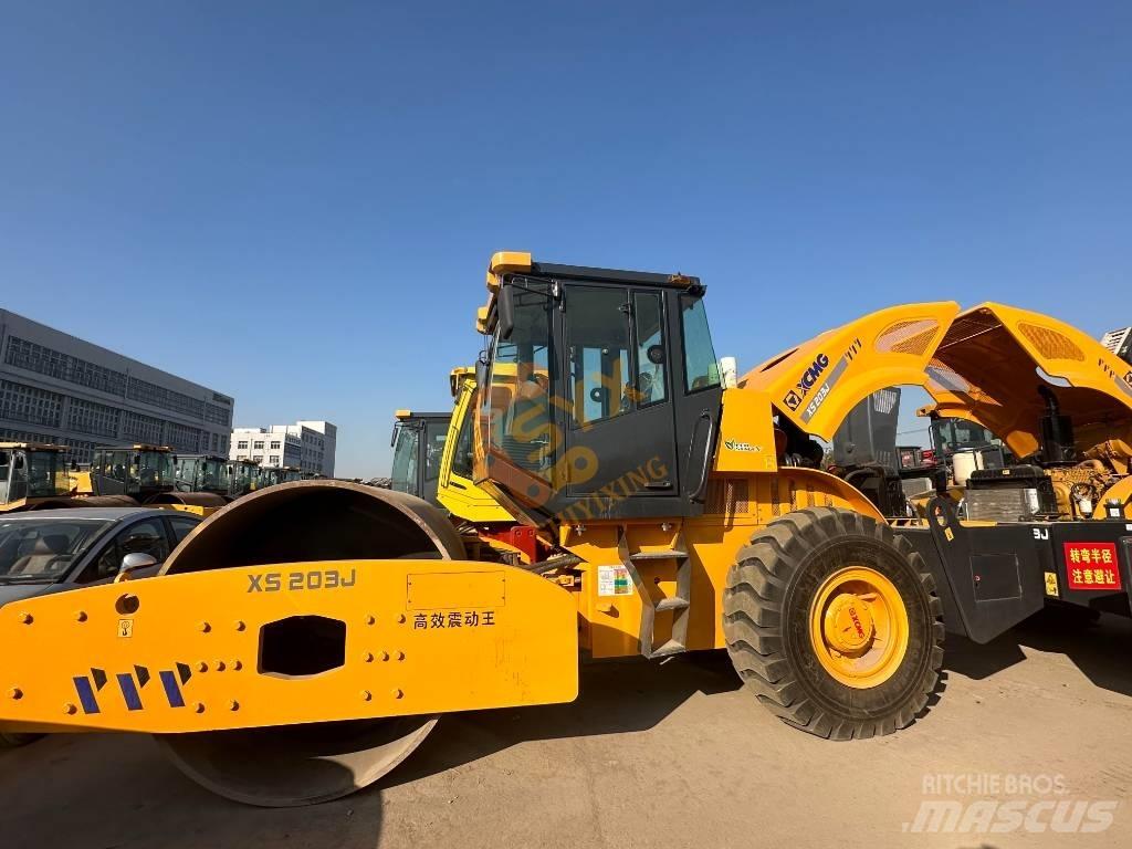 XCMG XS 203 J 싱글 드럼 롤러