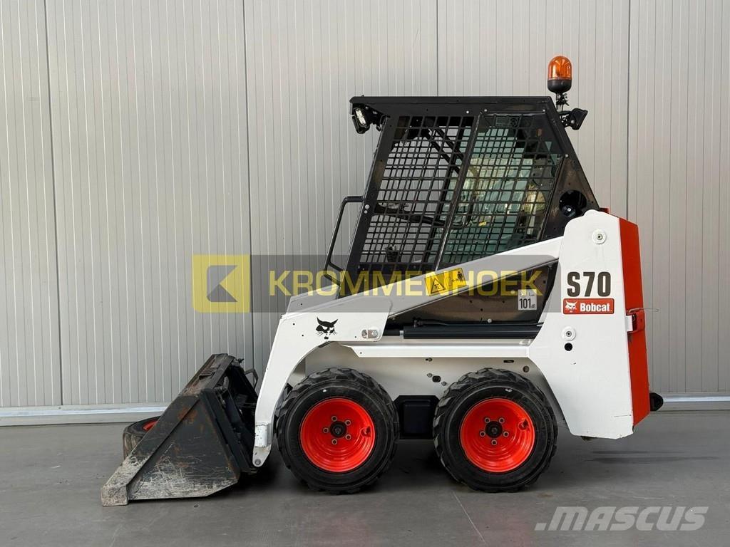 Bobcat S 70  스키드로더