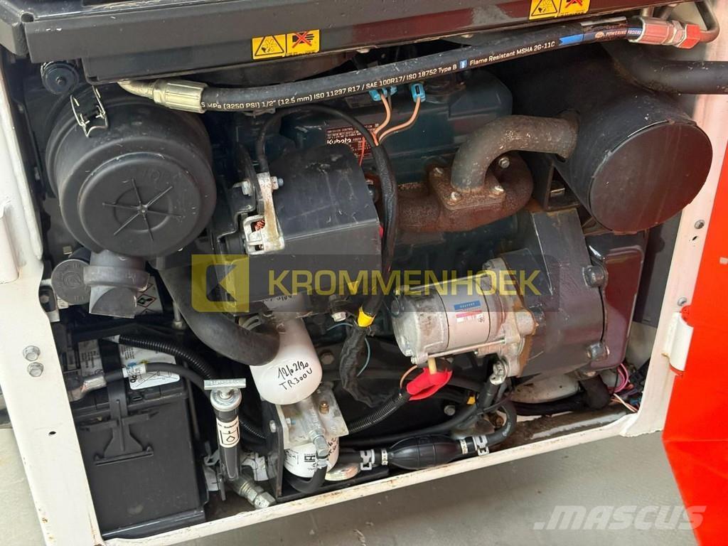 Bobcat S 70  스키드로더