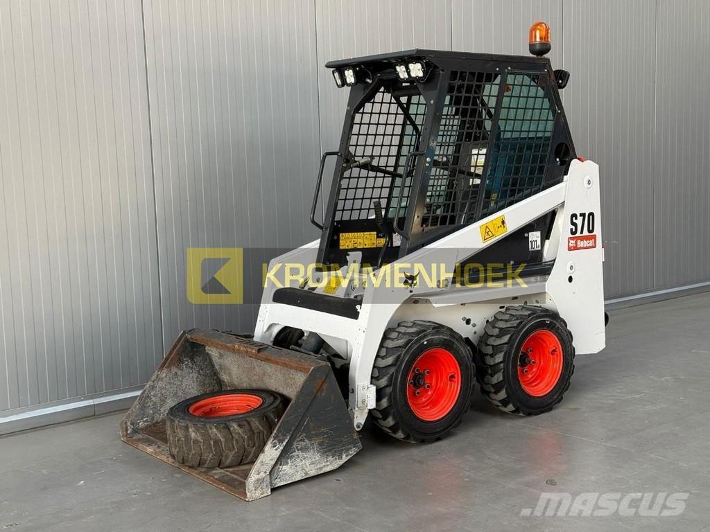 Bobcat S 70  스키드로더