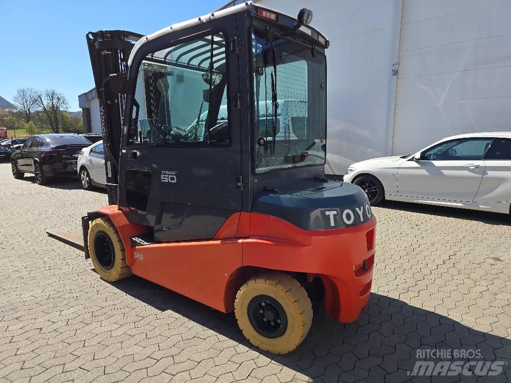 Toyota Traigo 80 전동 지게차