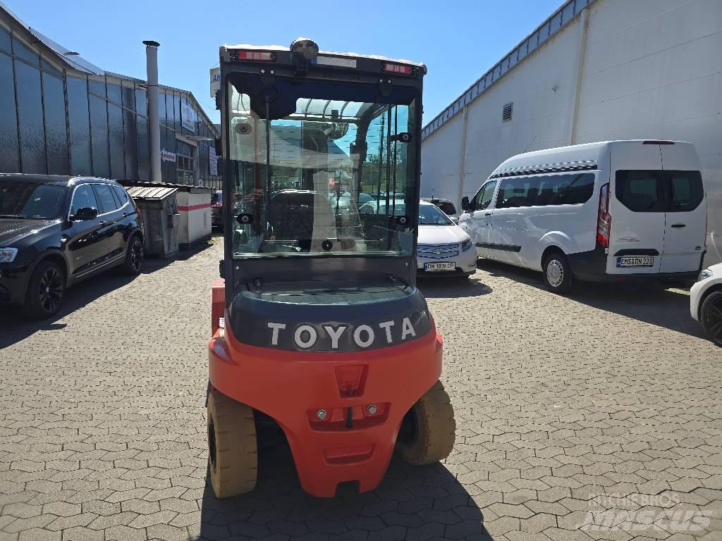 Toyota Traigo 80 전동 지게차