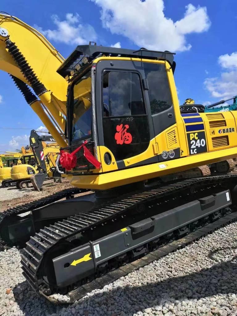 Komatsu PC 240 LC-8 대형 굴삭기 29톤 이상