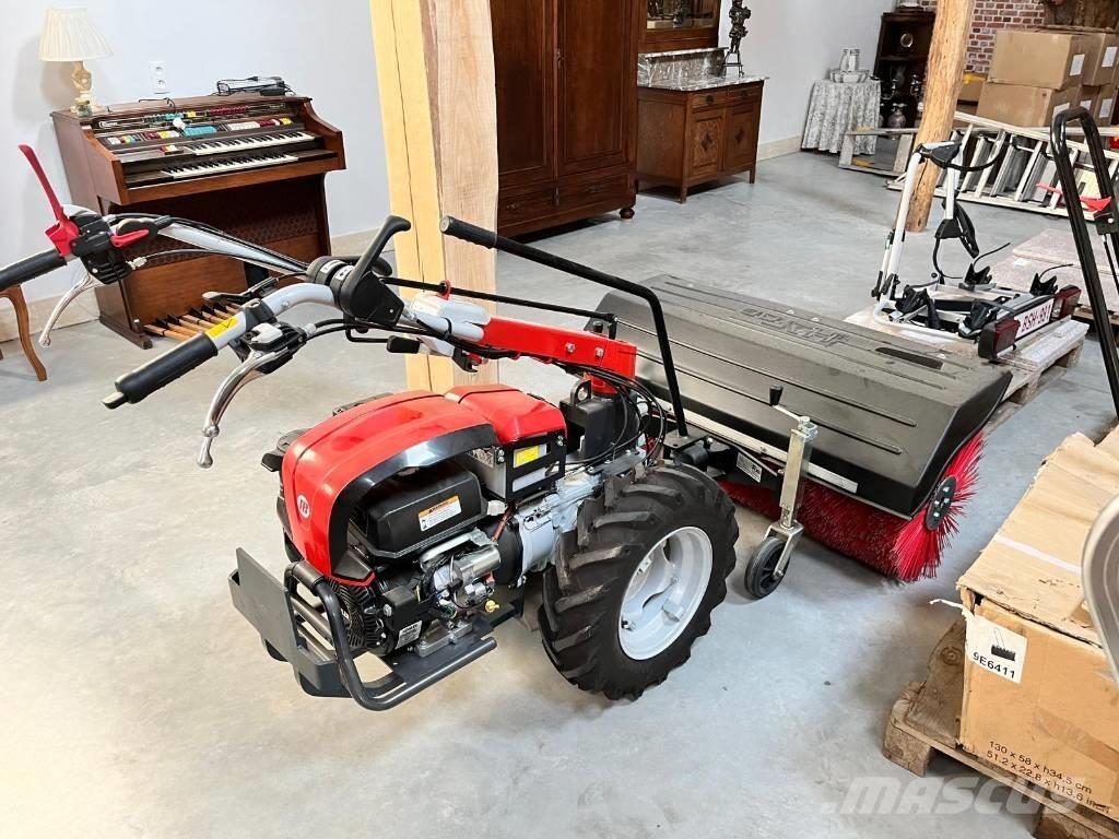 Emaq MAK 18 도로 청소차