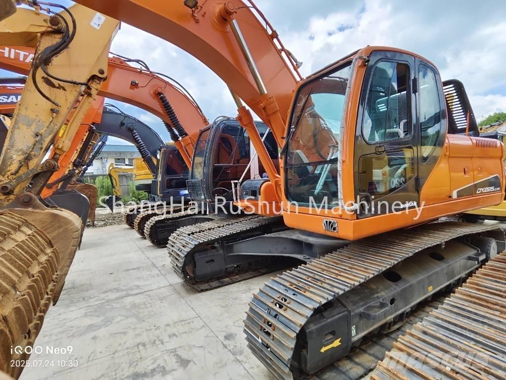 Doosan 225-7 대형 굴삭기 29톤 이상