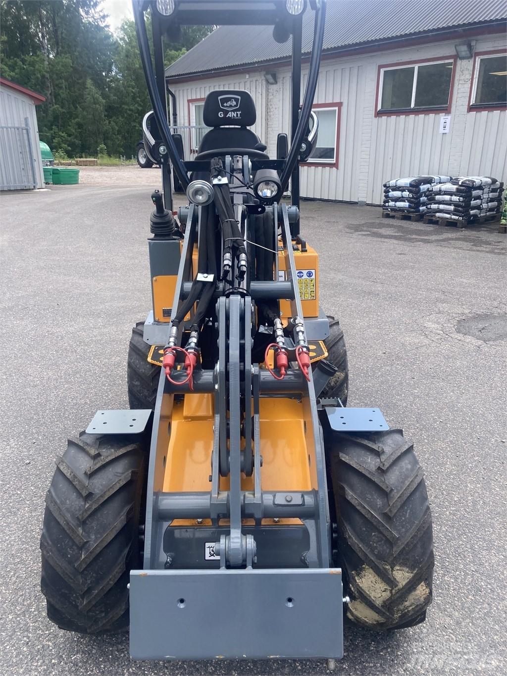 GiANT G1100 다목적 로더