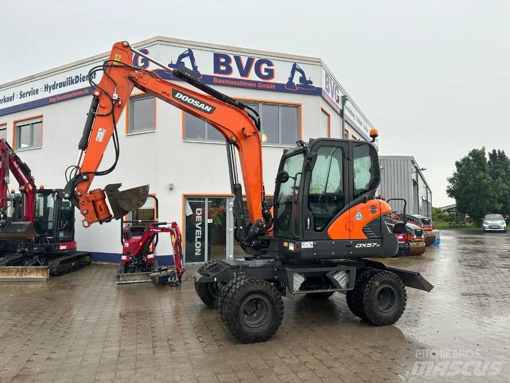 Doosan DX 57 W-5  휠 굴삭기