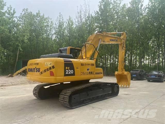 Komatsu PC 220-8 대형 굴삭기 29톤 이상
