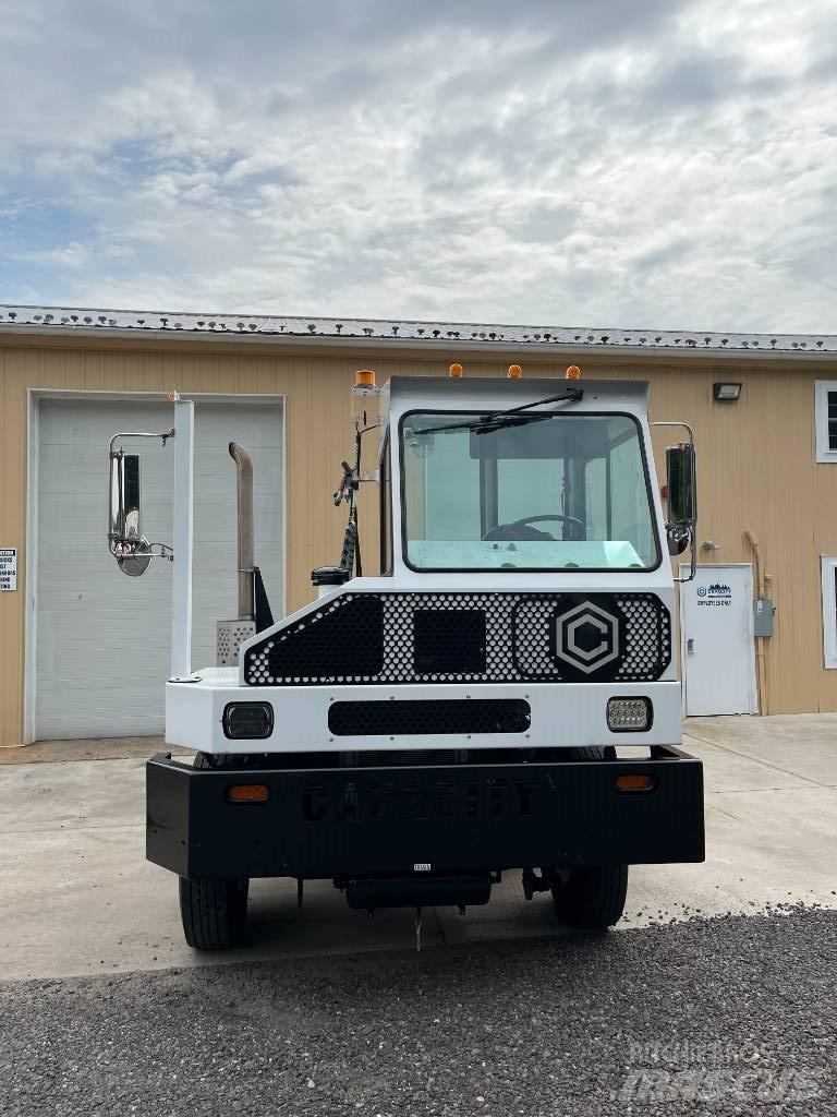 Capacity TJ5000 터미널 트랙터