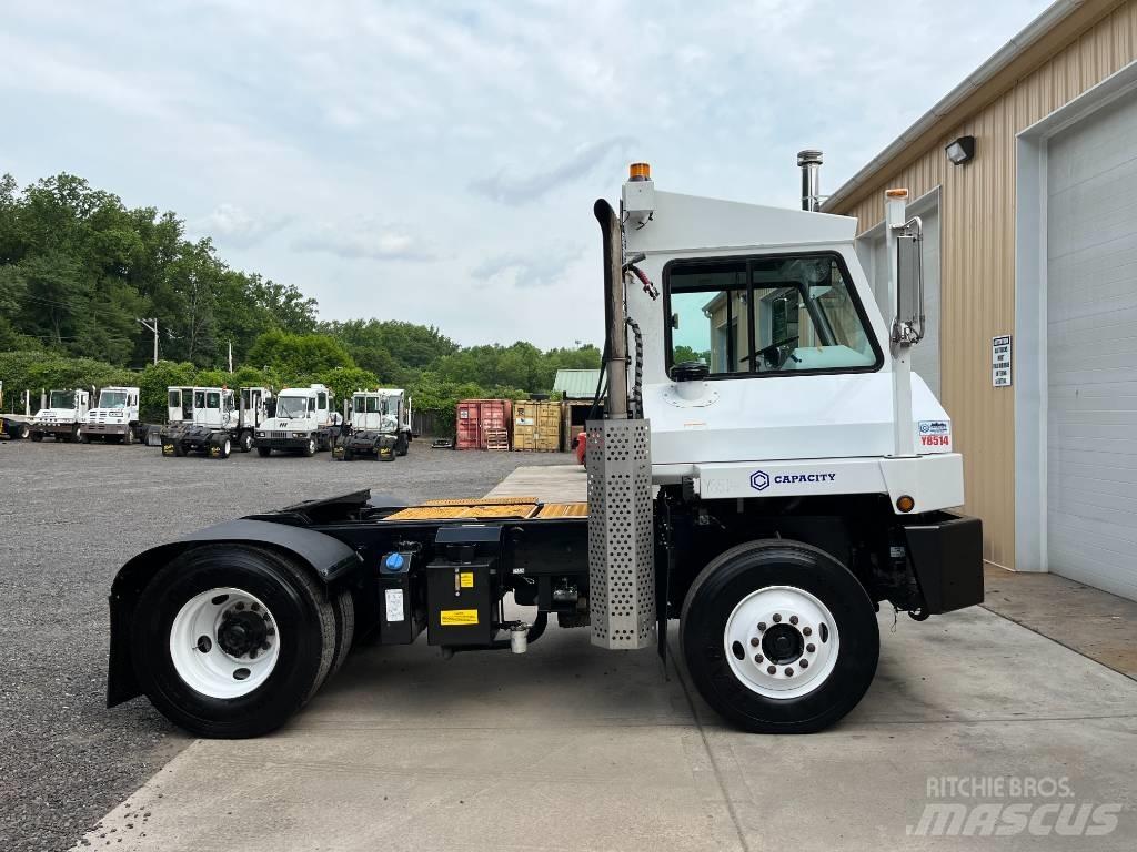 Capacity TJ5000 터미널 트랙터