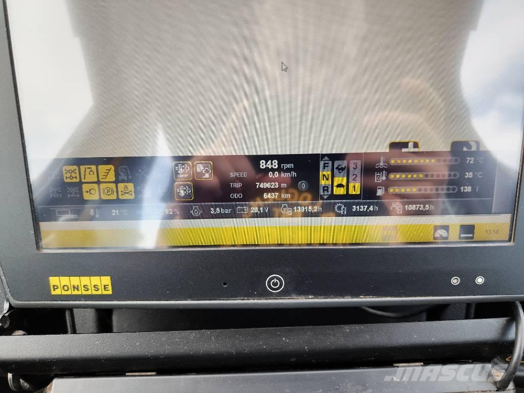 Ponsse Scorpion 원목 하베스터