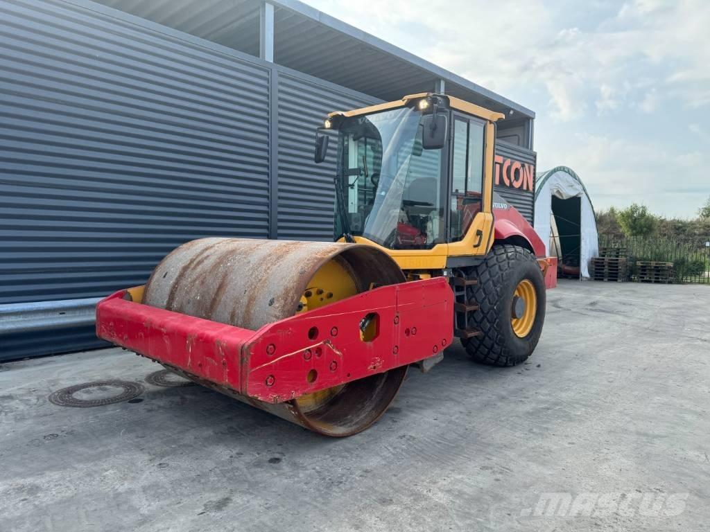 Volvo SD135B 싱글 드럼 롤러