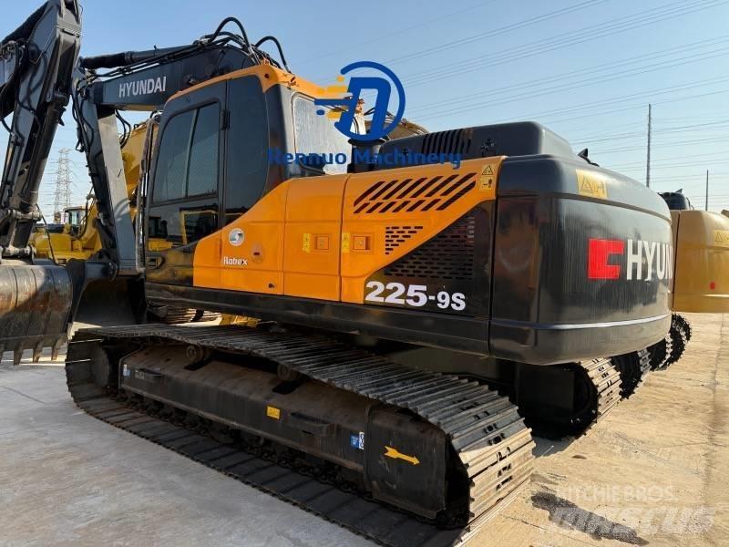 Hyundai 225-9S 대형 굴삭기 29톤 이상