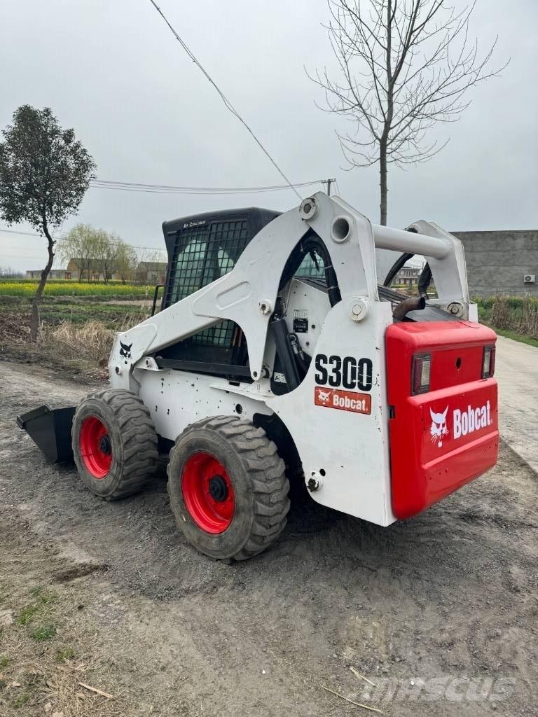 Bobcat S 300  스키드로더