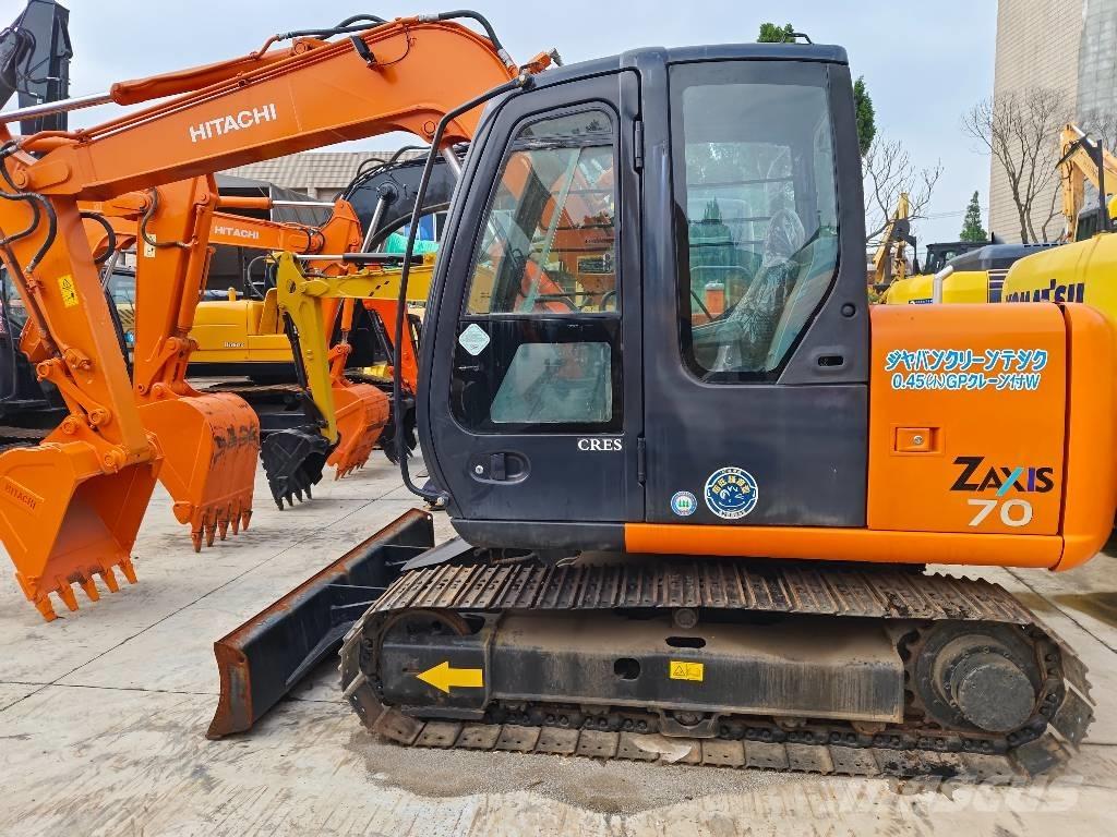 Hitachi ZX 70 중형굴삭기 7톤-28톤