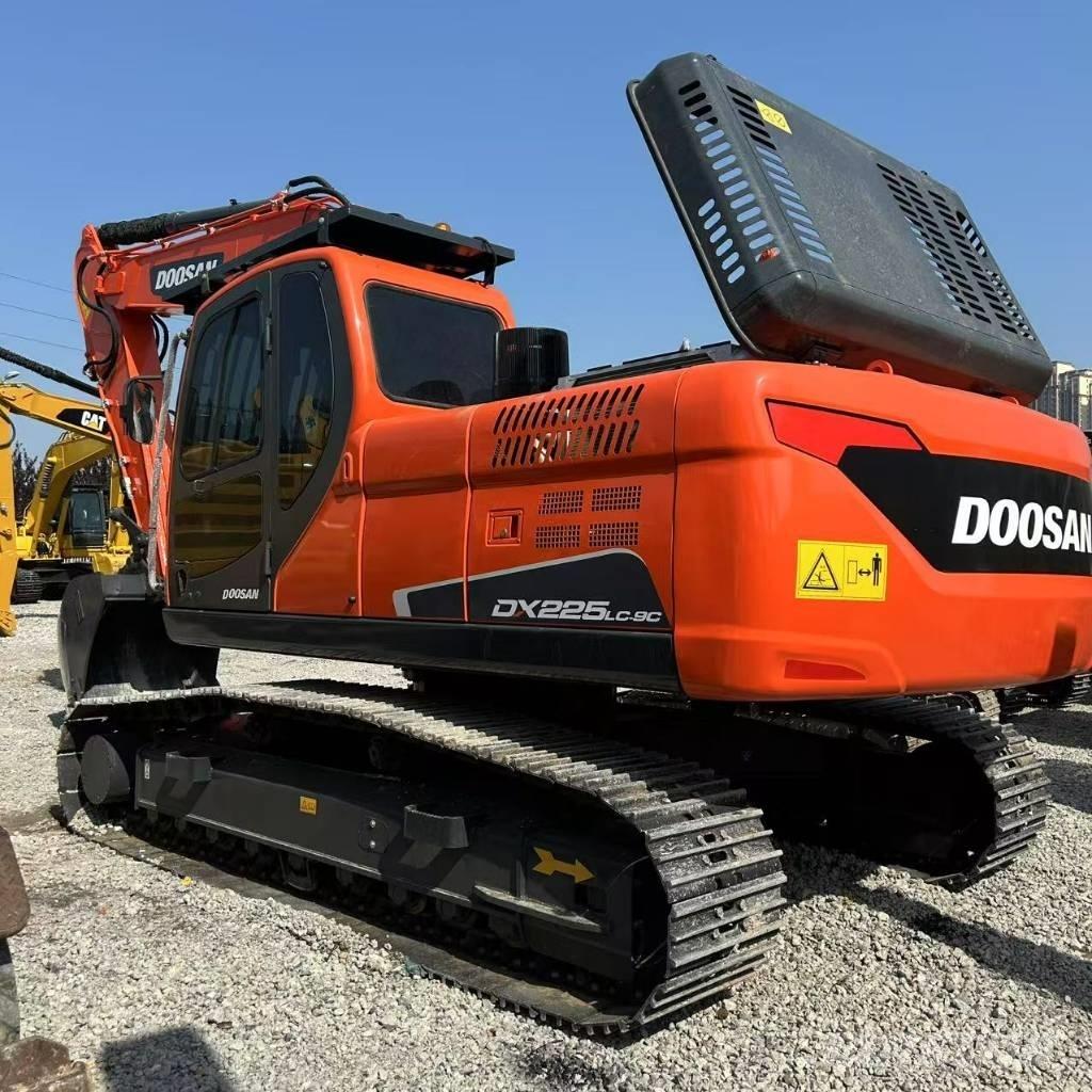 Doosan 225LC-9c 대형 굴삭기 29톤 이상