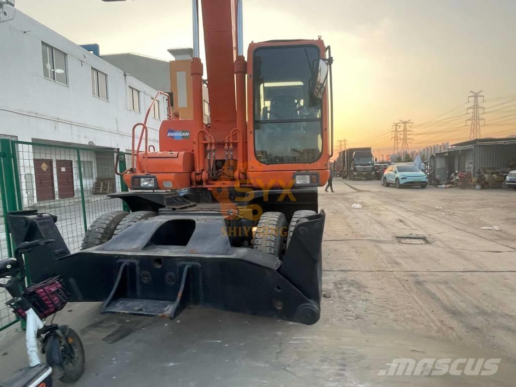 Doosan DH210W-7  휠 굴삭기