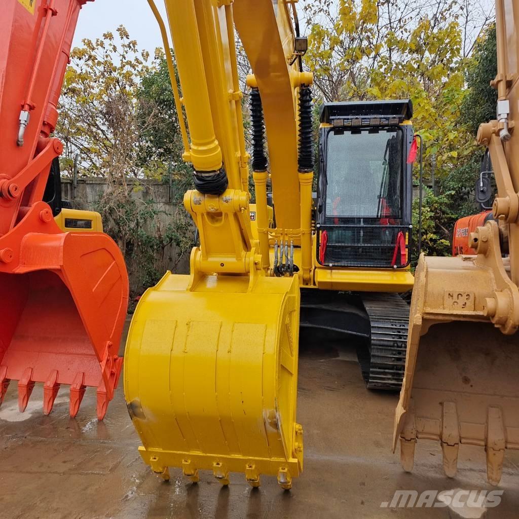 Komatsu PC 130 대형 굴삭기 29톤 이상