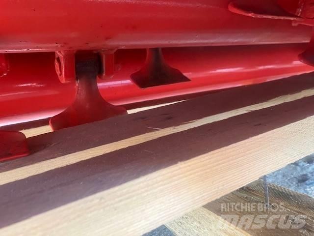 Maschio Brava 250 L 목장 제초기 및 토퍼