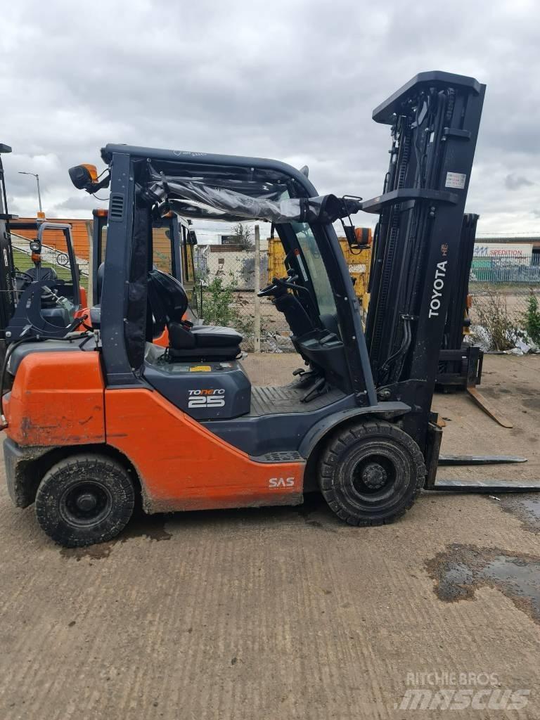 Toyota 02-8 FGF 25 LPG 지게차