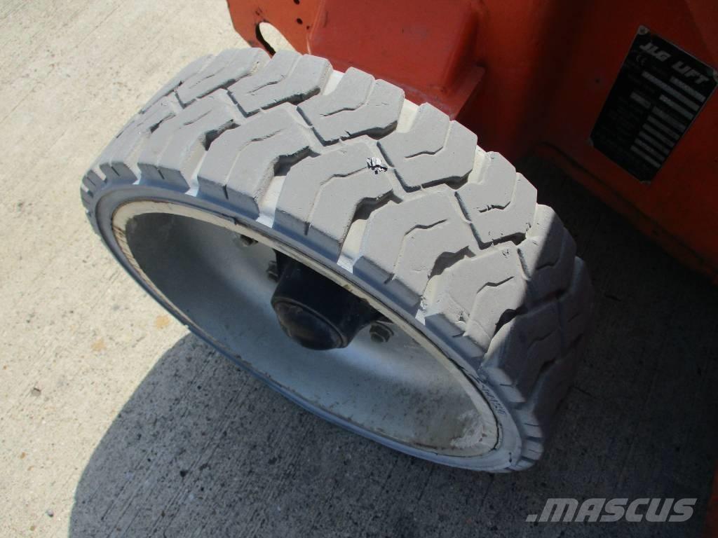 JLG E400 AJPN (687) 자주식 고소작업대