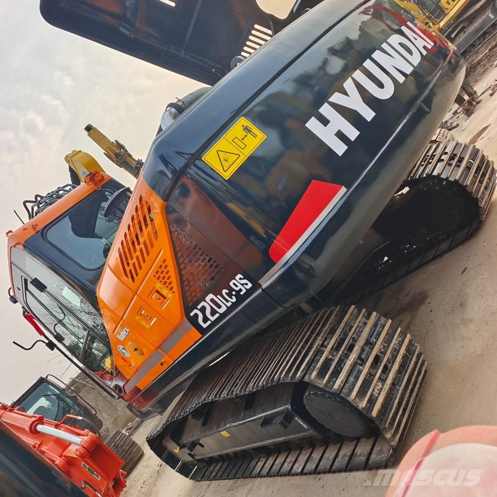 Hyundai 220LC 대형 굴삭기 29톤 이상