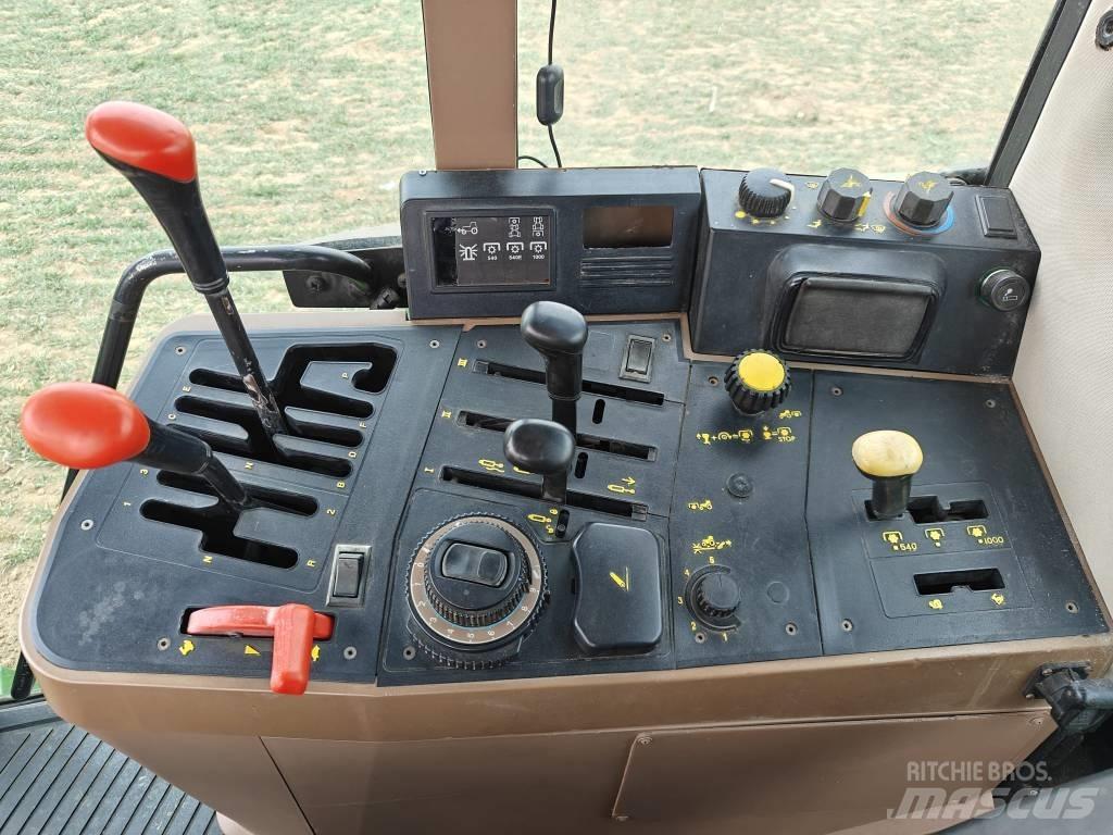 John Deere 6100 트랙터
