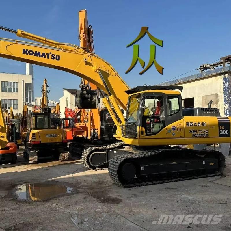 Komatsu PC 300 대형 굴삭기 29톤 이상