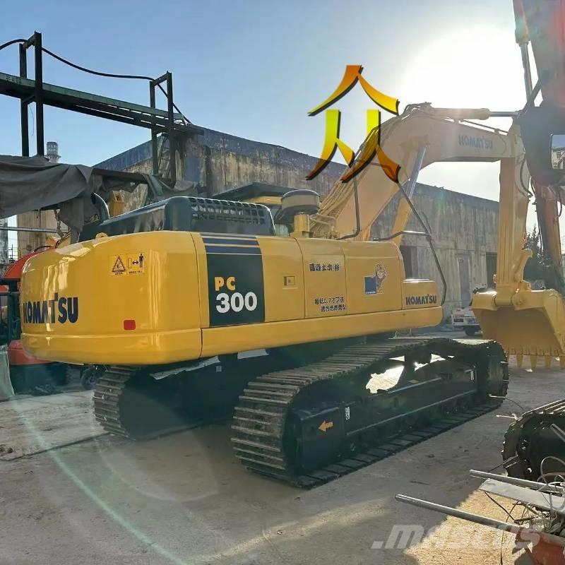 Komatsu PC 300 대형 굴삭기 29톤 이상