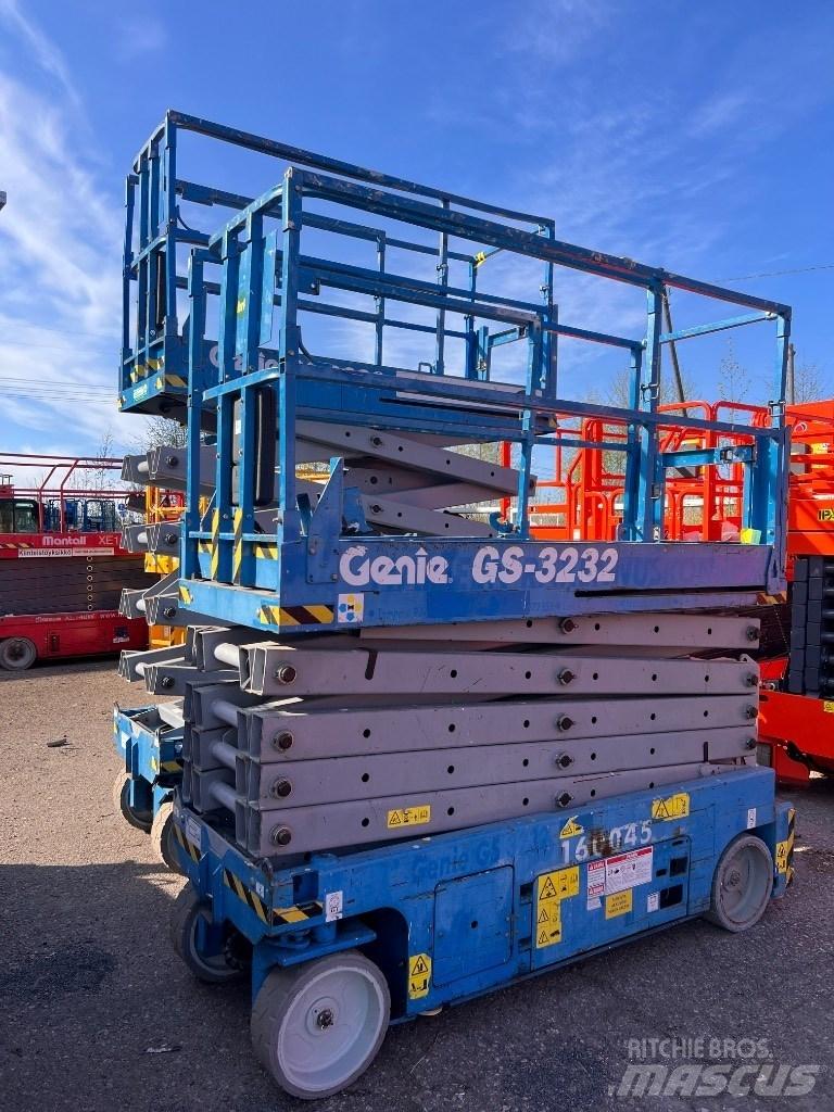 Genie GS 3232 가위형 리프트