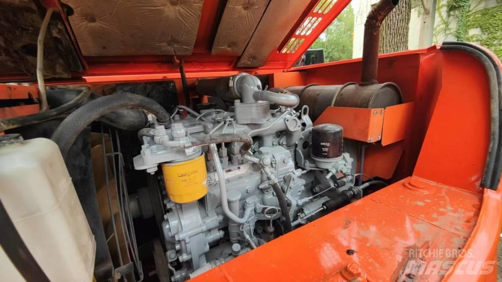 Hitachi ZX 60 소형 굴삭기 7톤 미만