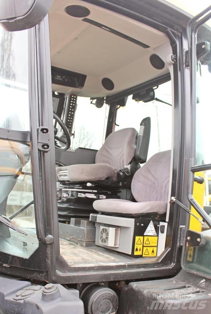 JCB Fastrac 4220 트랙터