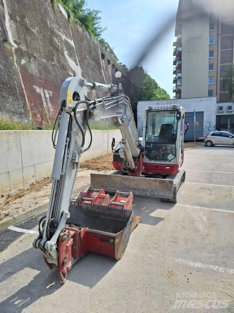 Takeuchi TB 370 중형굴삭기 7톤-28톤