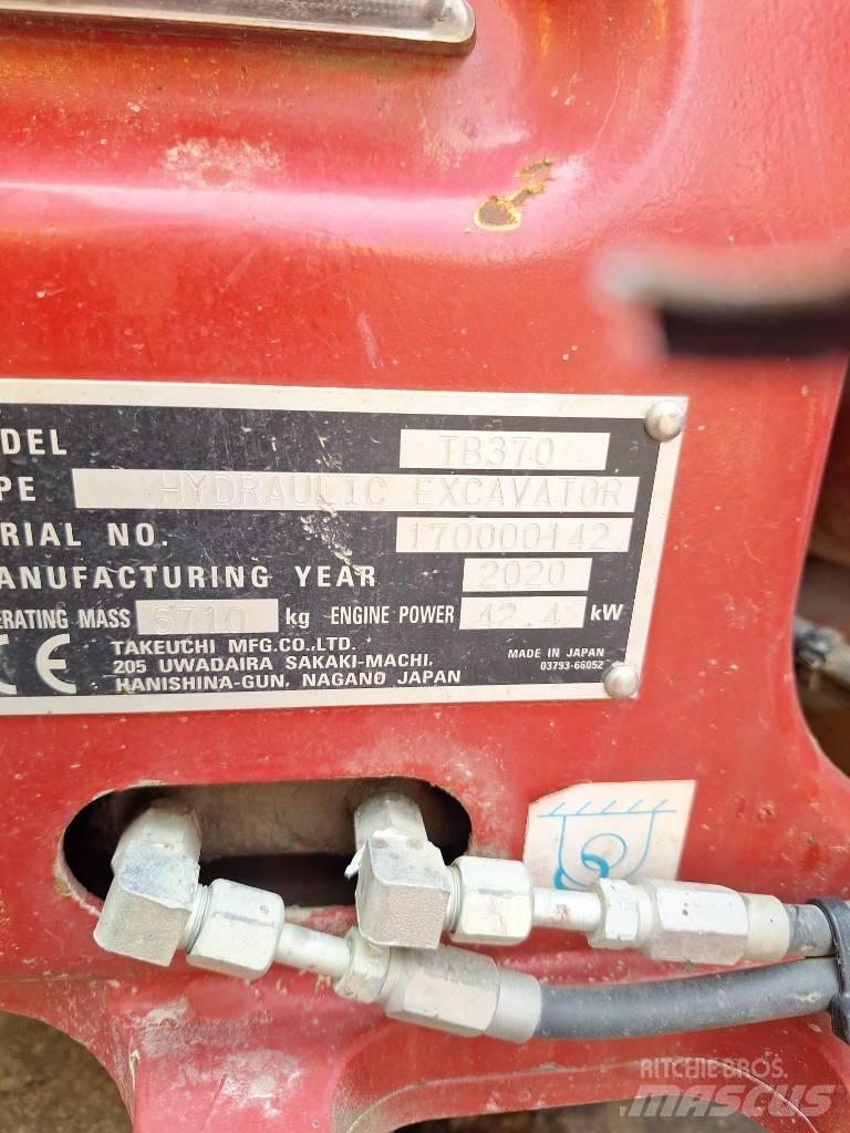 Takeuchi TB 370 중형굴삭기 7톤-28톤