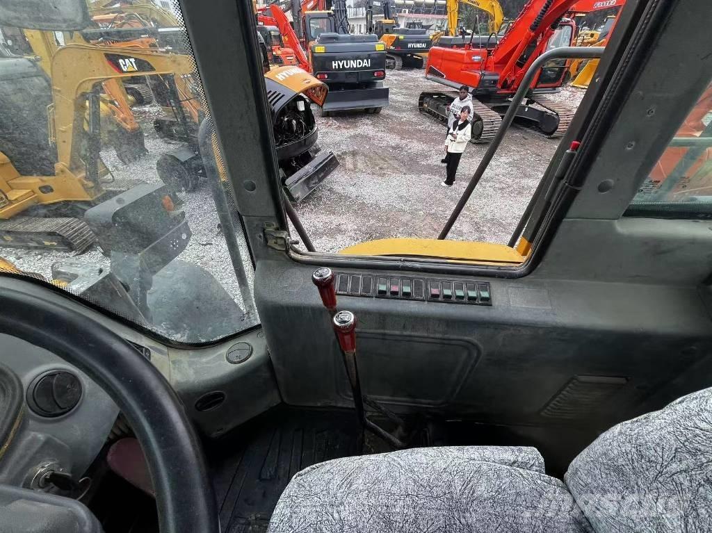 SDLG LG 953  휠로우더