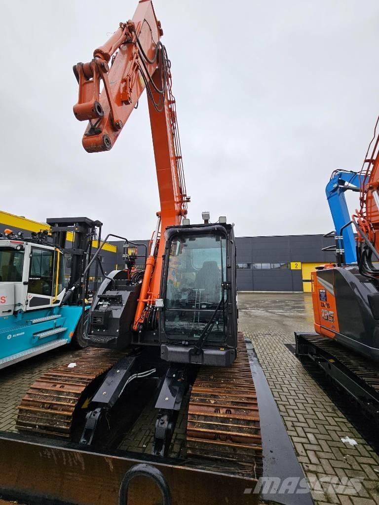 Hitachi ZX 135 US-7 대형 굴삭기 29톤 이상