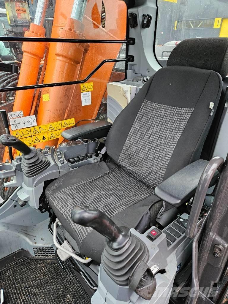 Hitachi ZX 135 US-7 대형 굴삭기 29톤 이상