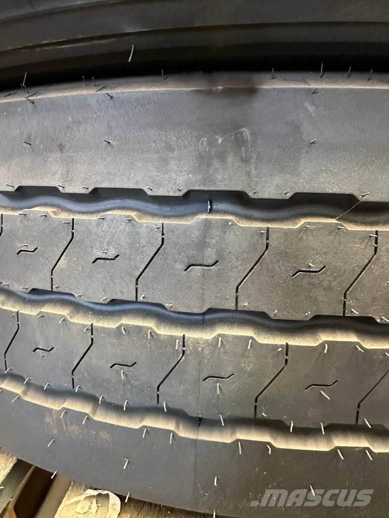 Goodyear 245/70R17 타이어, 휠 및 림
