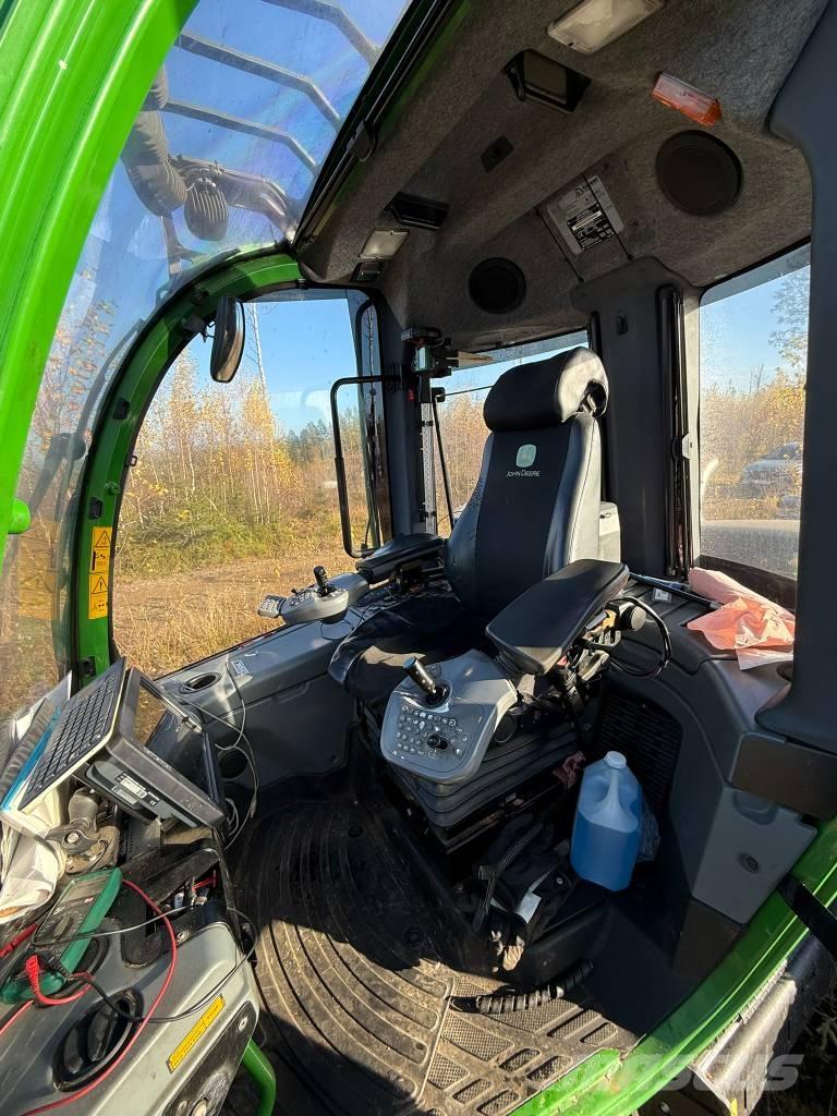 John Deere 1070 E 원목 하베스터