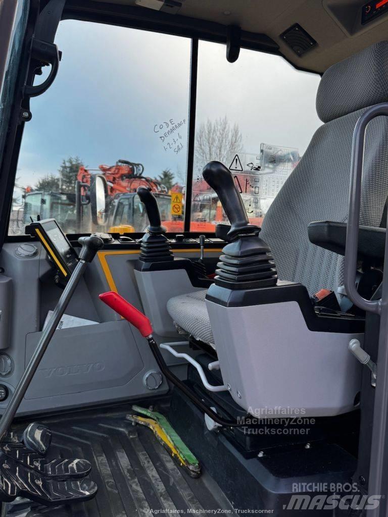 Volvo EC 60 대형 굴삭기 29톤 이상